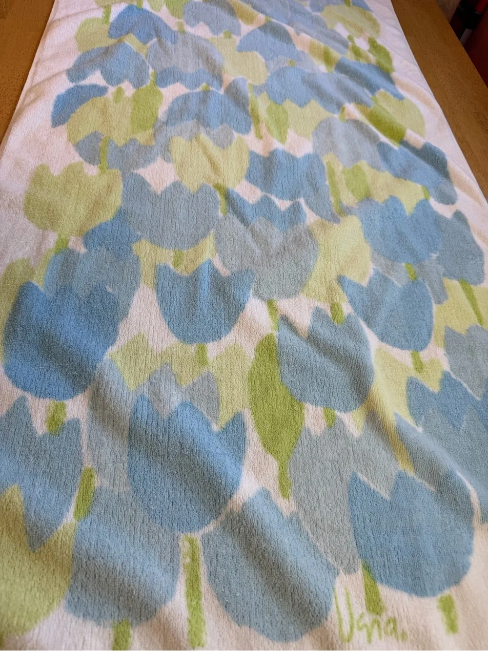 Vintage Vera Collection by Burlington Tulips Floral Bath Towel 49